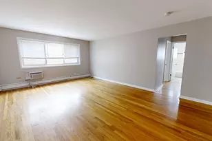 828 Seward St, Evanston, IL 60202 - Photo 2