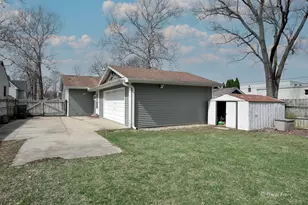 222 Stiles St, Genoa, IL 60135 - Photo 16