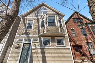 2156 W Belle Plaine Ave, Chicago, IL 60618 - Photo 2