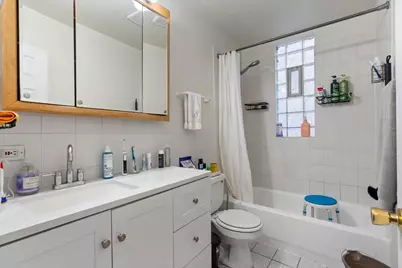 2156 W Belle Plaine Avenue, Chicago, IL 60618 - Photo 20