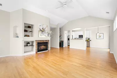 360 Promontory Lane #B, Wauconda, IL 60084 - Photo 2