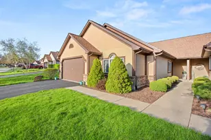 30338 Pebble Beach Cir, Genoa, IL 60135 - Photo 2