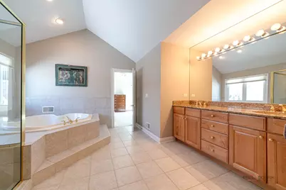 2059 Broadmoor Lane, Vernon Hills, IL 60061 - Photo 20