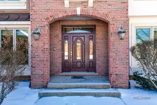 2059 Broadmoor Ln, Vernon Hills, IL 60061 - Photo 2