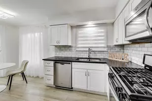 158 Jefferson Ln, Streamwood, IL 60107 - Photo 10