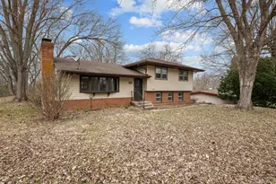 2412 W 3rd St, Coal Valley, IL 61240 - Photo 2