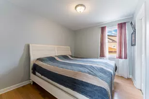 1024 W 18th Pl, Chicago, IL 60608 - Photo 14