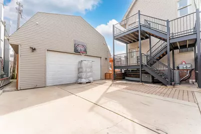 1024 W 18th Place, Chicago, IL 60608 - Photo 32