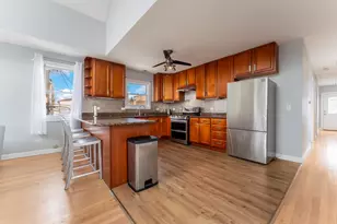 1024 W 18th Pl, Chicago, IL 60608 - Photo 16