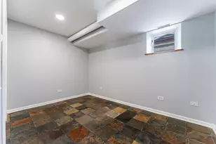 1024 W 18th Pl, Chicago, IL 60608 - Photo 26