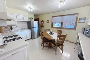 906 7th St, Colona, IL 61241 - Photo 8