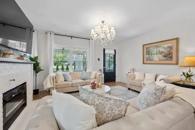 300 Geneva Road, Glen Ellyn, IL 60137 - Photo 6