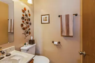 1116 Evergreen Dr, Carol Stream, IL 60188 - Photo 6