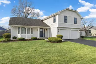 3790 Whispering Trails Dr, Hoffman Estates, IL 60192 - Photo 1