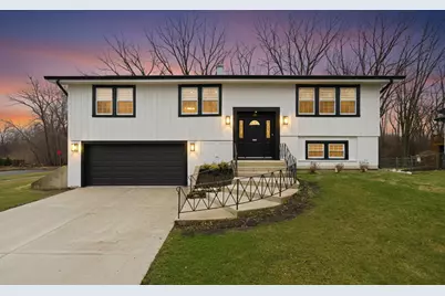 2S245 Mayfield Lane, Glen Ellyn, IL 60137 - Photo 1