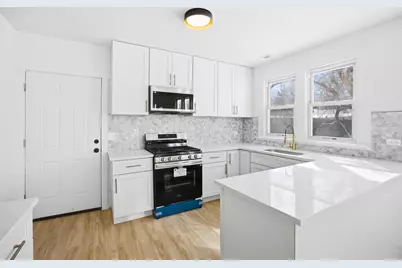 2908 Oakwood Avenue, McHenry, IL 60051 - Photo 8