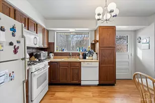 1340 Huber Ln, Glenview, IL 60026 - Photo 14