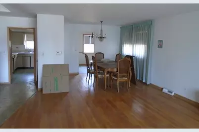 8524 N Ottawa Avenue, Niles, IL 60714 - Photo 4