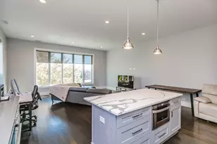 [Address not provided], Chicago, IL 60608 - Photo 4