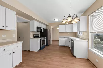 1317 Spalding Drive, Mundelein, IL 60060 - Photo 6