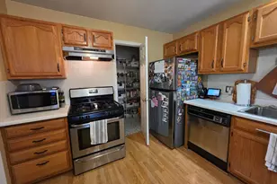 2791 Green Bridge Ct, Schaumburg, IL 60194 - Photo 6