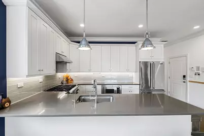 3046 N Clybourn Avenue #2, Chicago, IL 60618 - Photo 16