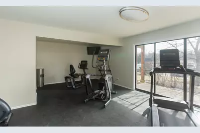 4400 W Lake Avenue #202B, Glenview, IL 60026 - Photo 10