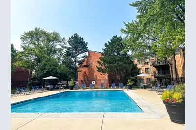 4400 W Lake Avenue #202B, Glenview, IL 60026 - Photo 8