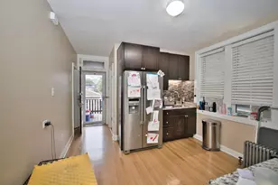 6609 N Artesian Ave, Chicago, IL 60645 - Photo 12