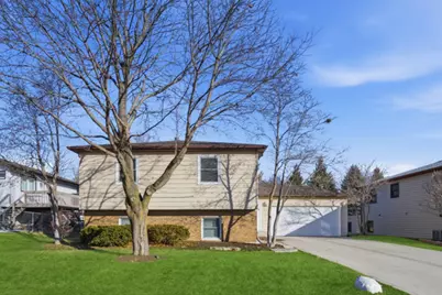 766 Michigan Avenue, South Elgin, IL 60177 - Photo 2