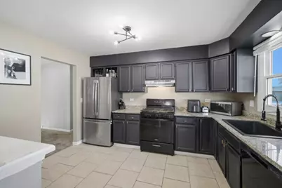 766 Michigan Avenue, South Elgin, IL 60177 - Photo 8