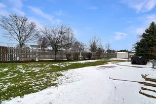 909 Hampton Dr, Carol Stream, IL 60188 - Photo 48