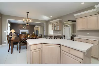 909 Hampton Drive, Carol Stream, IL 60188 - Photo 20