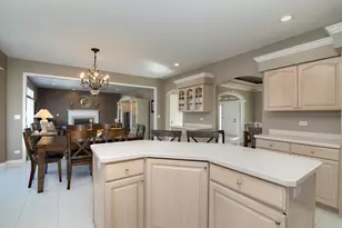 909 Hampton Dr, Carol Stream, IL 60188 - Photo 20