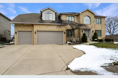 909 Hampton Drive, Carol Stream, IL 60188 - Photo 2