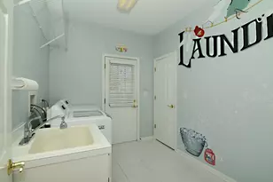 909 Hampton Dr, Carol Stream, IL 60188 - Photo 22