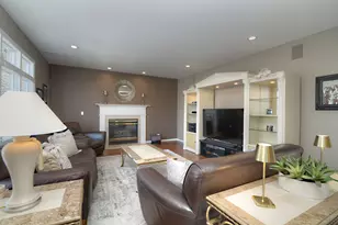 909 Hampton Dr, Carol Stream, IL 60188 - Photo 12