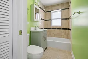 9804 S Maplewood Ave, Evergreen Park, IL 60805 - Photo 10