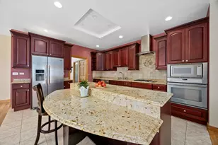 10225 S 81st Ct, Palos Hills, IL 60465 - Photo 12