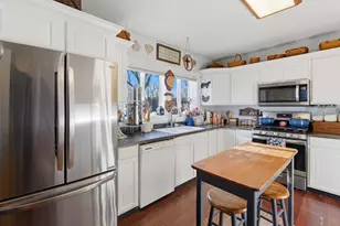 10 S Grant St, North Aurora, IL 60542 - Photo 4