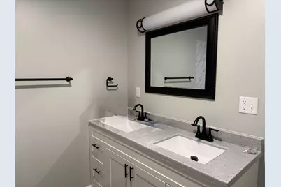 331 W Lincoln Street, Utica, IL 61373 - Photo 18