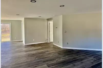 331 W Lincoln Street, Utica, IL 61373 - Photo 8