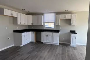 331 W Lincoln St, Utica, IL 61373 - Photo 10