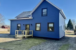 331 W Lincoln St, Utica, IL 61373 - Photo 1