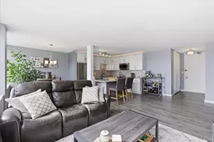 655 W Irving Park Rd, Chicago, IL 60613 - Photo 4