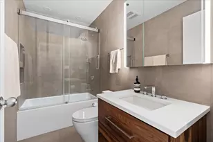 300 W Grand Ave, Chicago, IL 60654 - Photo 14