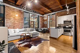 300 W Grand Ave, Chicago, IL 60654 - Photo 4