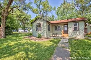 1501 Round Lake Dr, Round Lake Beach, IL 60073 - Photo 16