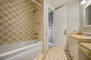 1811 N Howe St, Chicago, IL 60614 - Photo 34