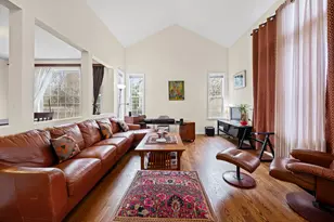 2188 Avalon Dr, Buffalo Grove, IL 60089 - Photo 4